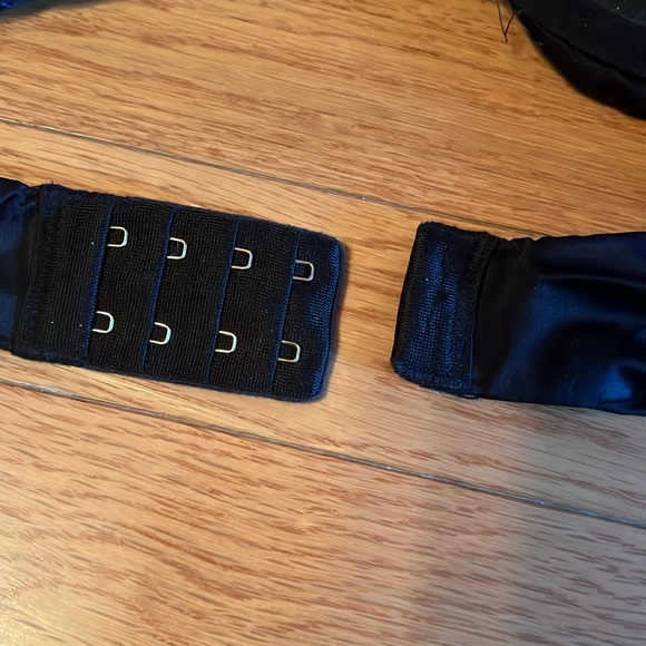 Victoria Secret Bra - Picture 5 of 5